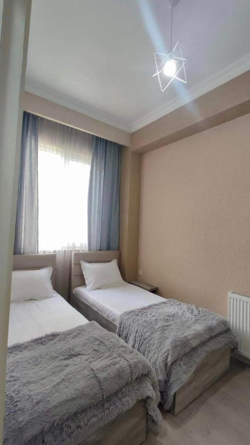 Guest House Nima Koetaisi Buitenkant foto