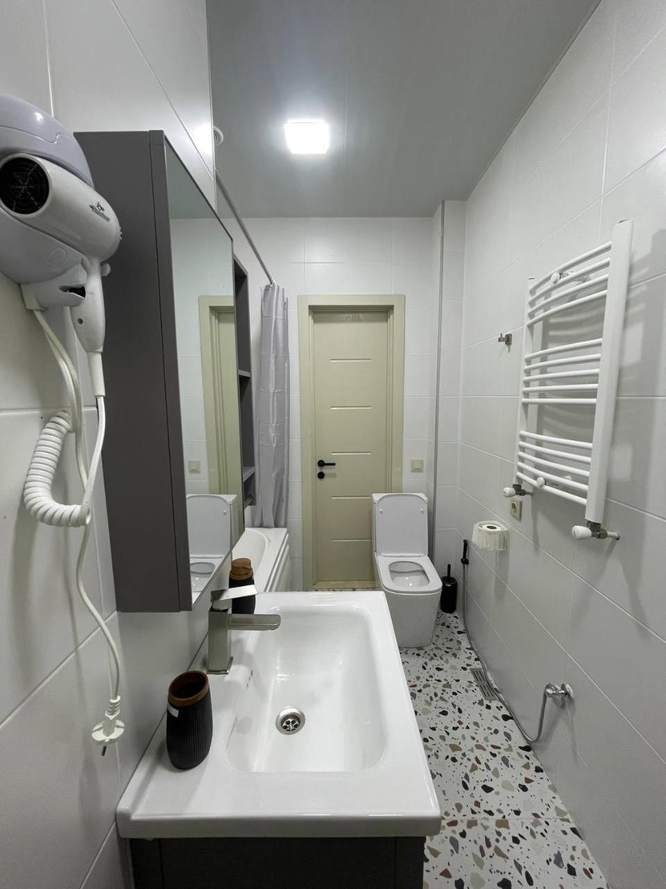 Guest House Nima Koetaisi Buitenkant foto