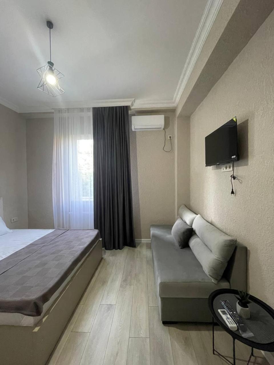Guest House Nima Koetaisi Buitenkant foto