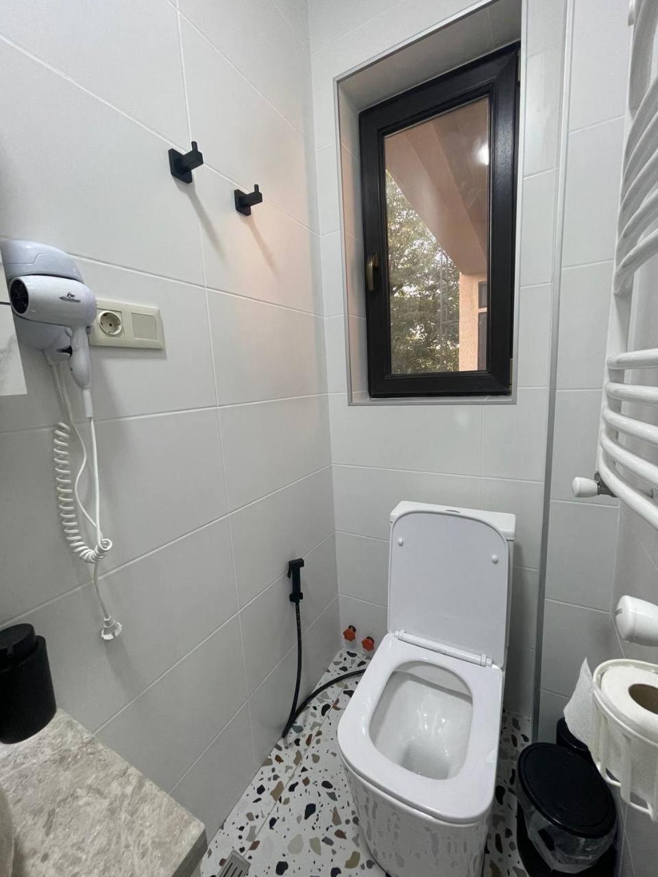 Guest House Nima Koetaisi Buitenkant foto